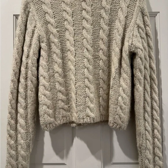 Cozy Cream Cable Knit Sweater by Zara - Picture 4 of 4